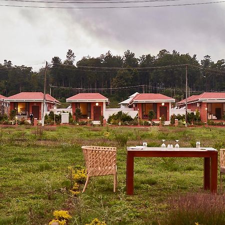 Sixth Element Hotel Kushalanagar Bagian luar foto