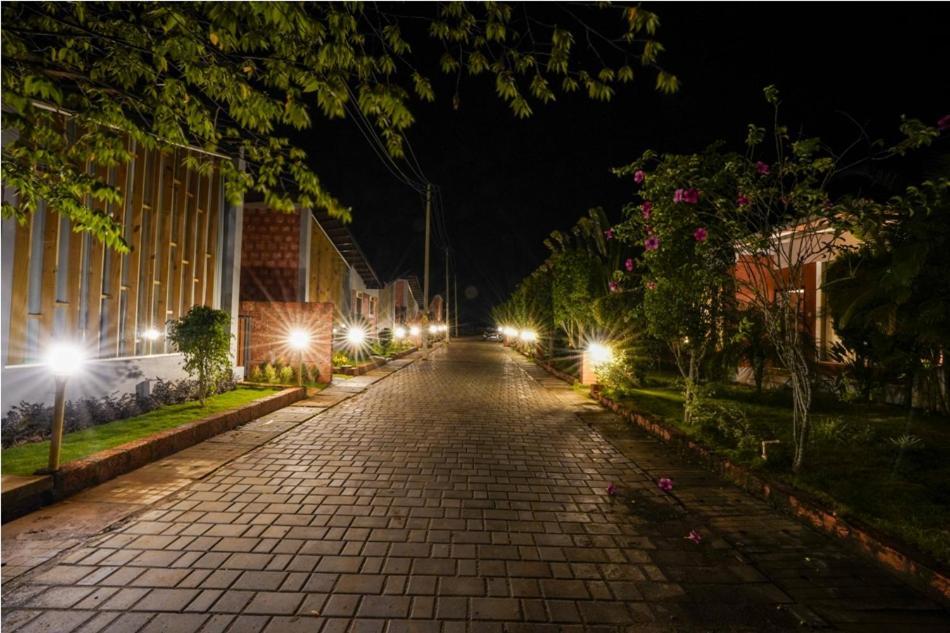 Sixth Element Hotel Kushalanagar Bagian luar foto