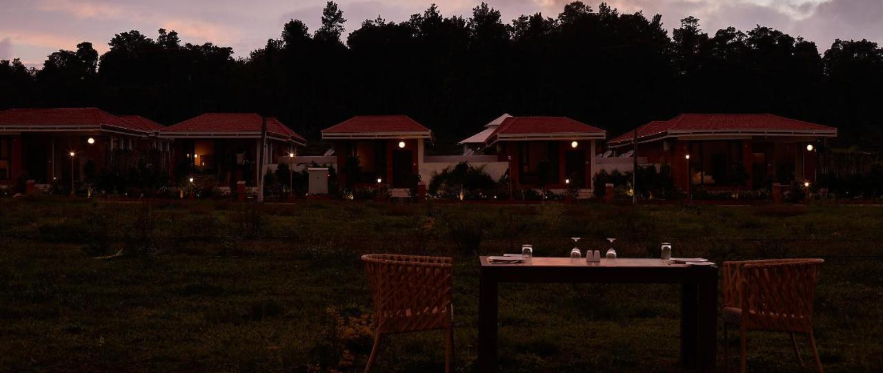 Sixth Element Hotel Kushalanagar Bagian luar foto