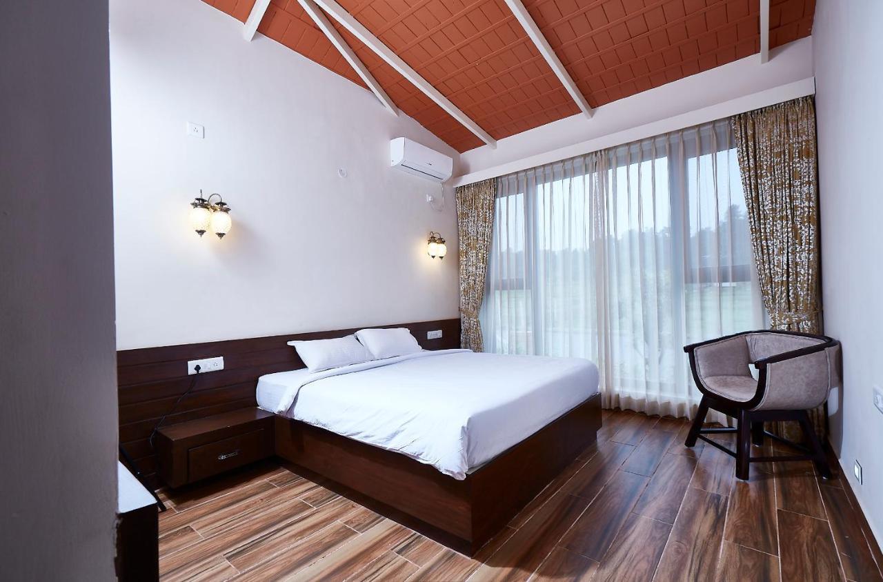 Sixth Element Hotel Kushalanagar Bagian luar foto