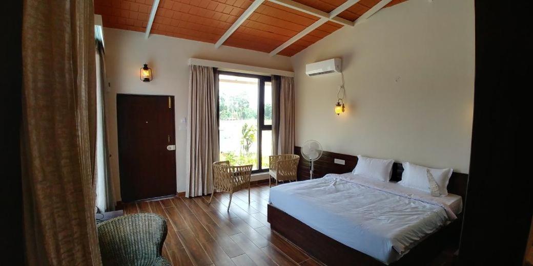 Sixth Element Hotel Kushalanagar Bagian luar foto