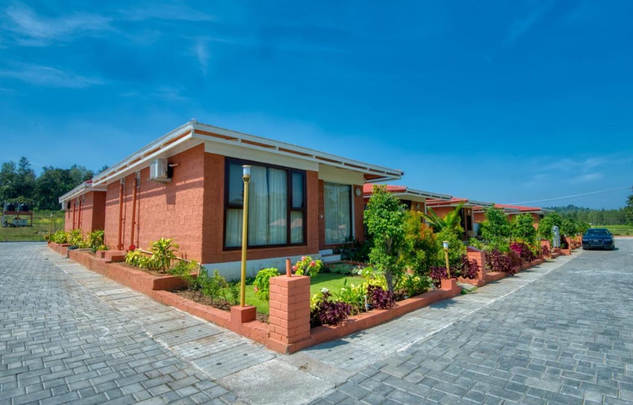 Sixth Element Hotel Kushalanagar Bagian luar foto